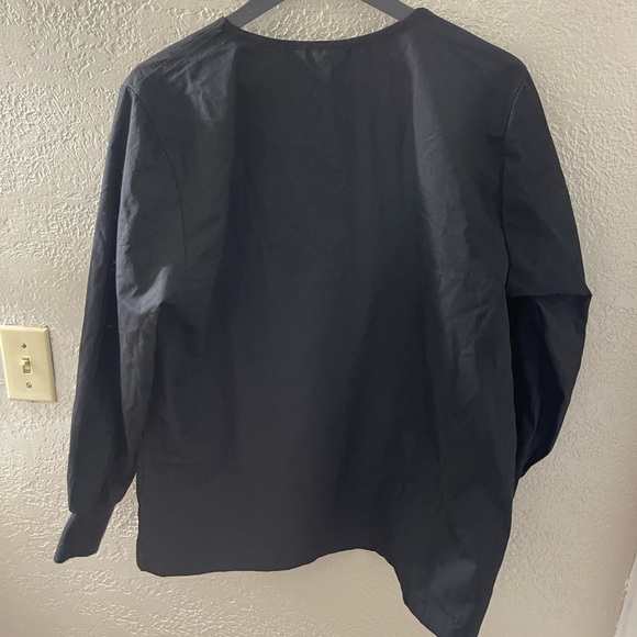 sivvan Women’s Black Button-Front Scrub Jacket Size Medium - Picture 7 of 7